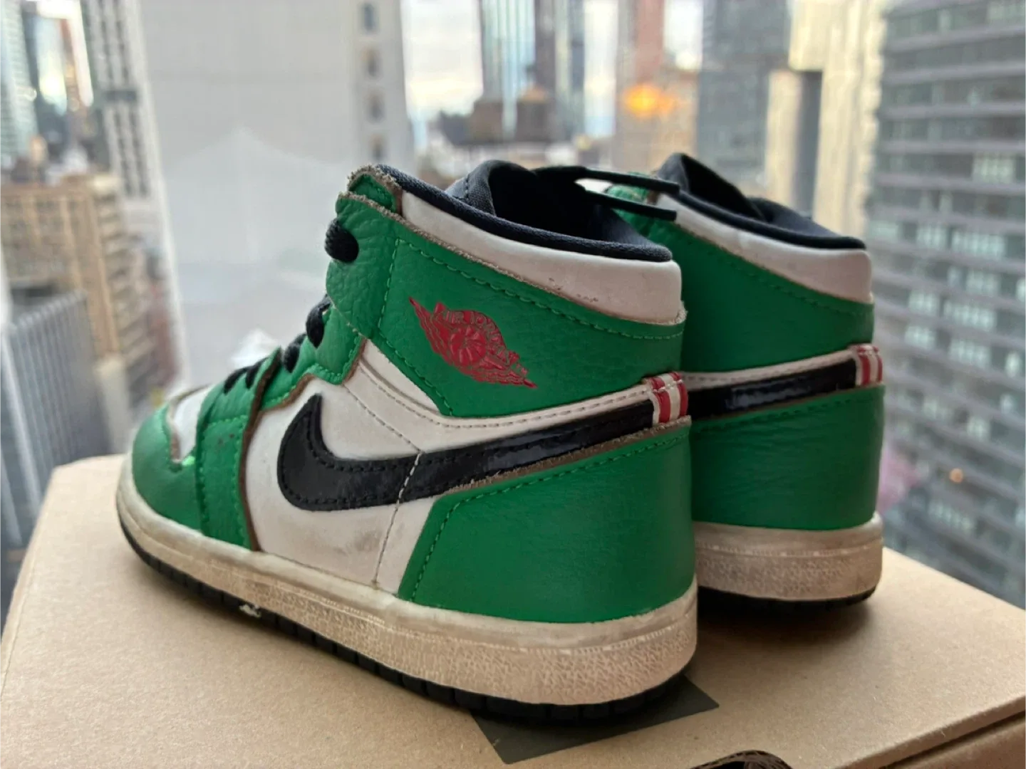 KIDS Nike Air Jordan 1 High Toddler LUCKY Green/White/Black Red image indicator(5)
