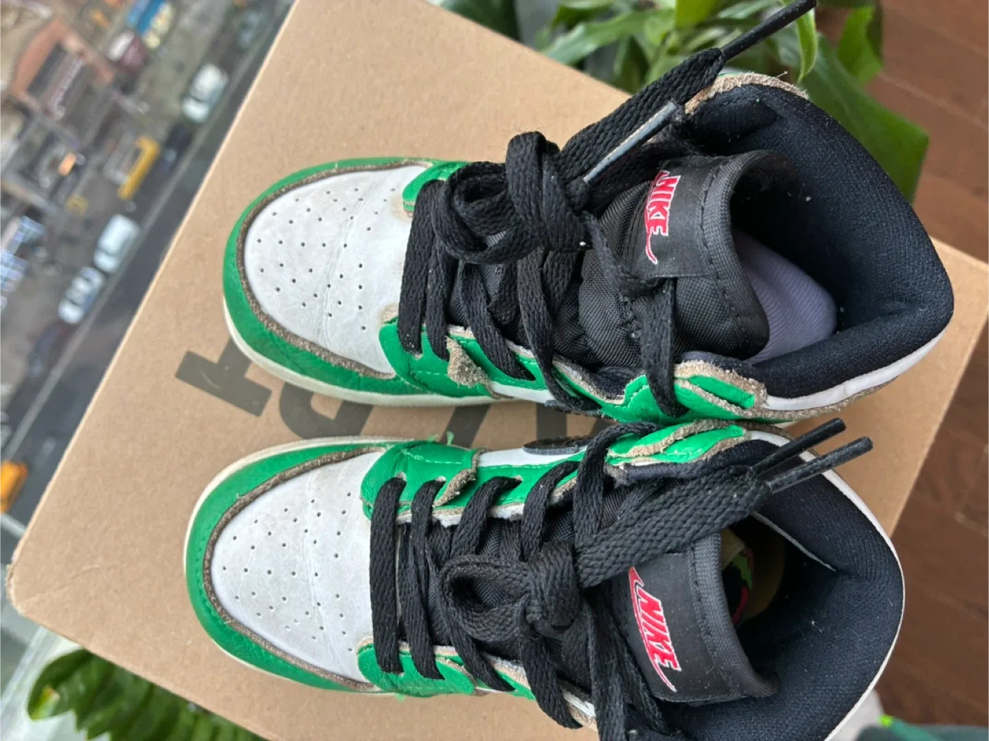 KIDS Nike Air Jordan 1 High Toddler LUCKY Green/White/Black Red image indicator(3)