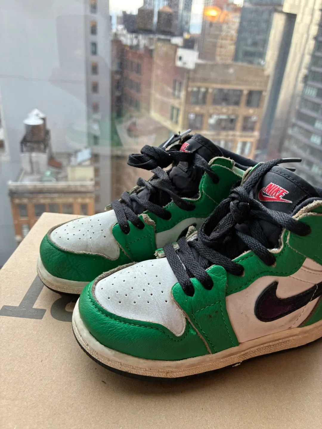 KIDS Nike Air Jordan 1 High Toddler LUCKY Green/White/Black Red