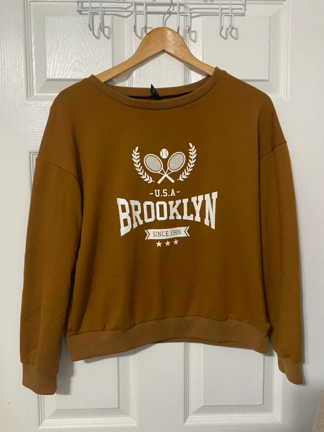 Women clothing for $5 each or $20 for everything image indicator(4)