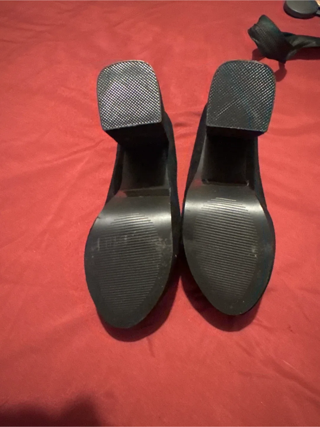 Zibel Black Heels - Size 35 image indicator(2)