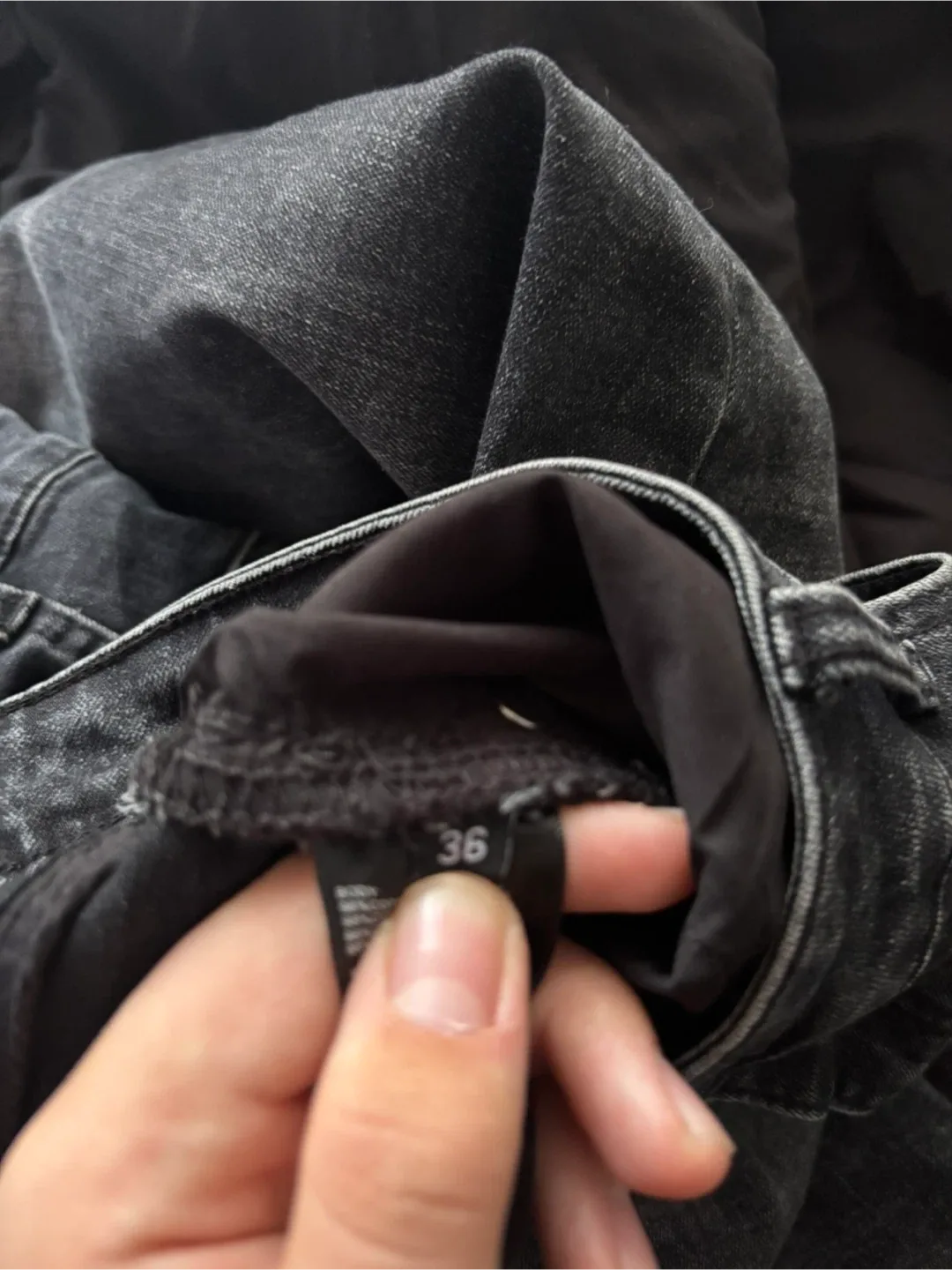 AMIRI Distressed Jeans - Size 36 image indicator(2)