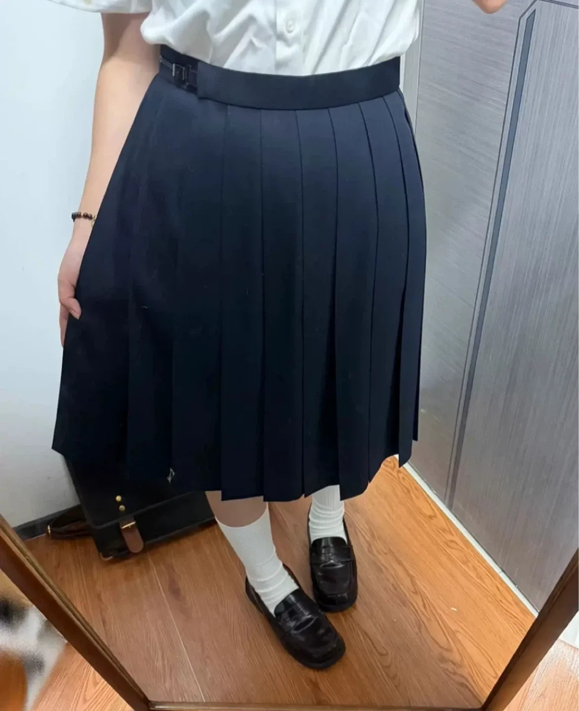 Set of eight Pleated Skirts image indicator(9)