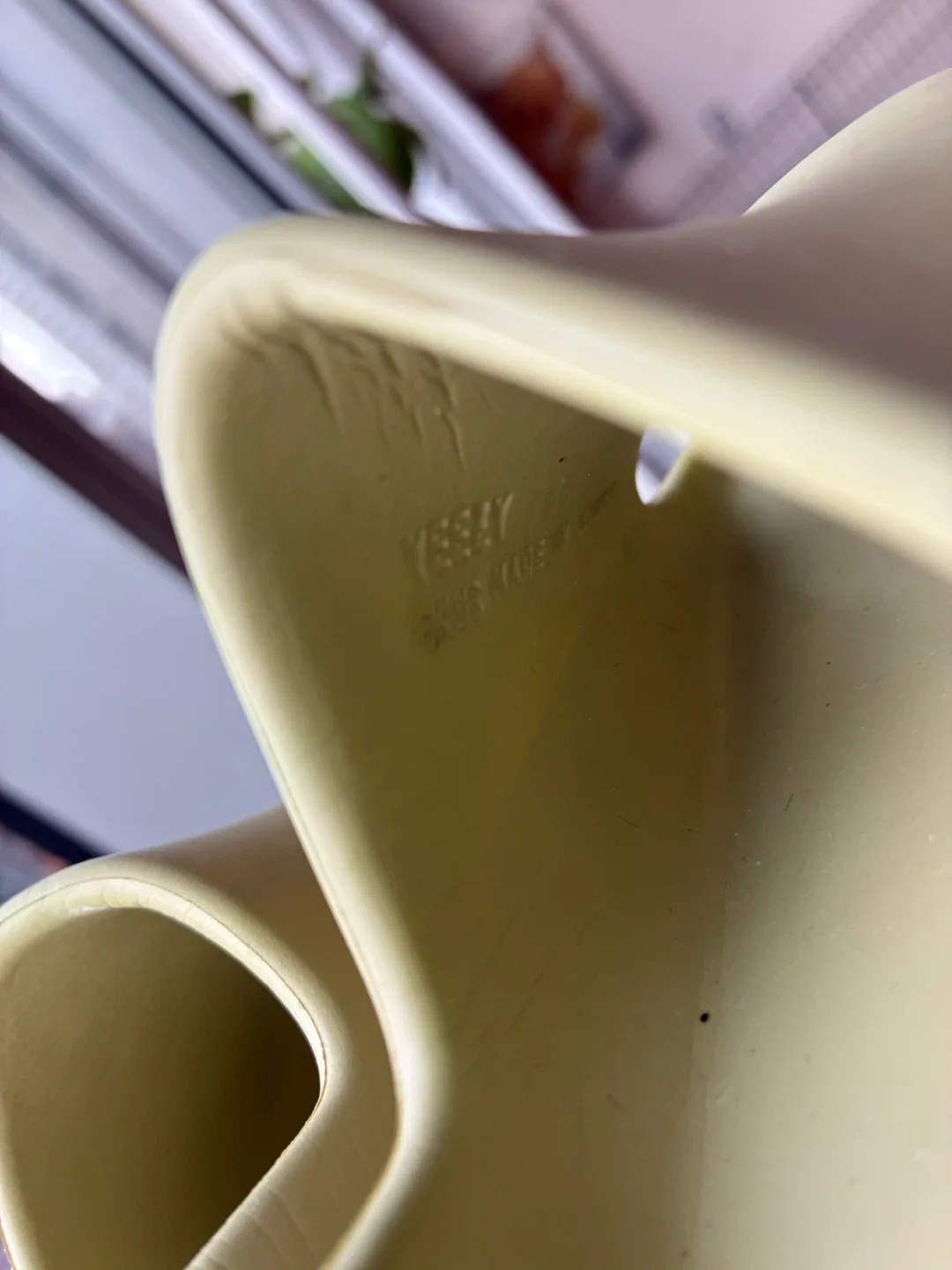 Yeezy Adidas Slide Sandal Toddler/Kids Size 6/7 image indicator(4)