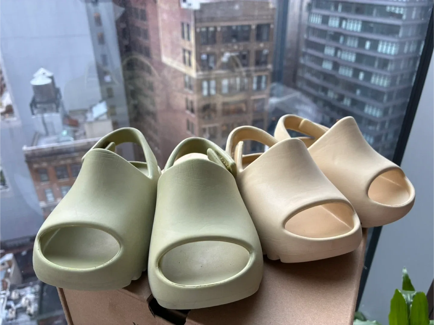 Yeezy Adidas Slide Sandal Toddler/Kids Size 6/7