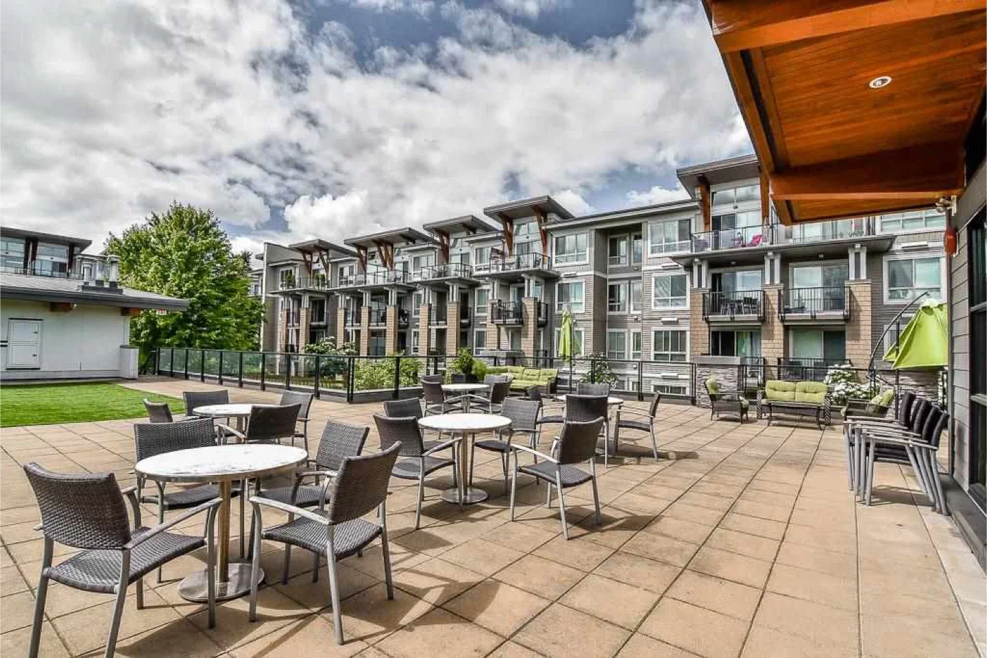 2 beds 2 baths apartment - Dec 1st