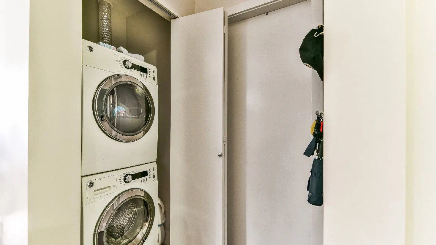 2 beds 2 baths apartment - Dec 1st image indicator(5)