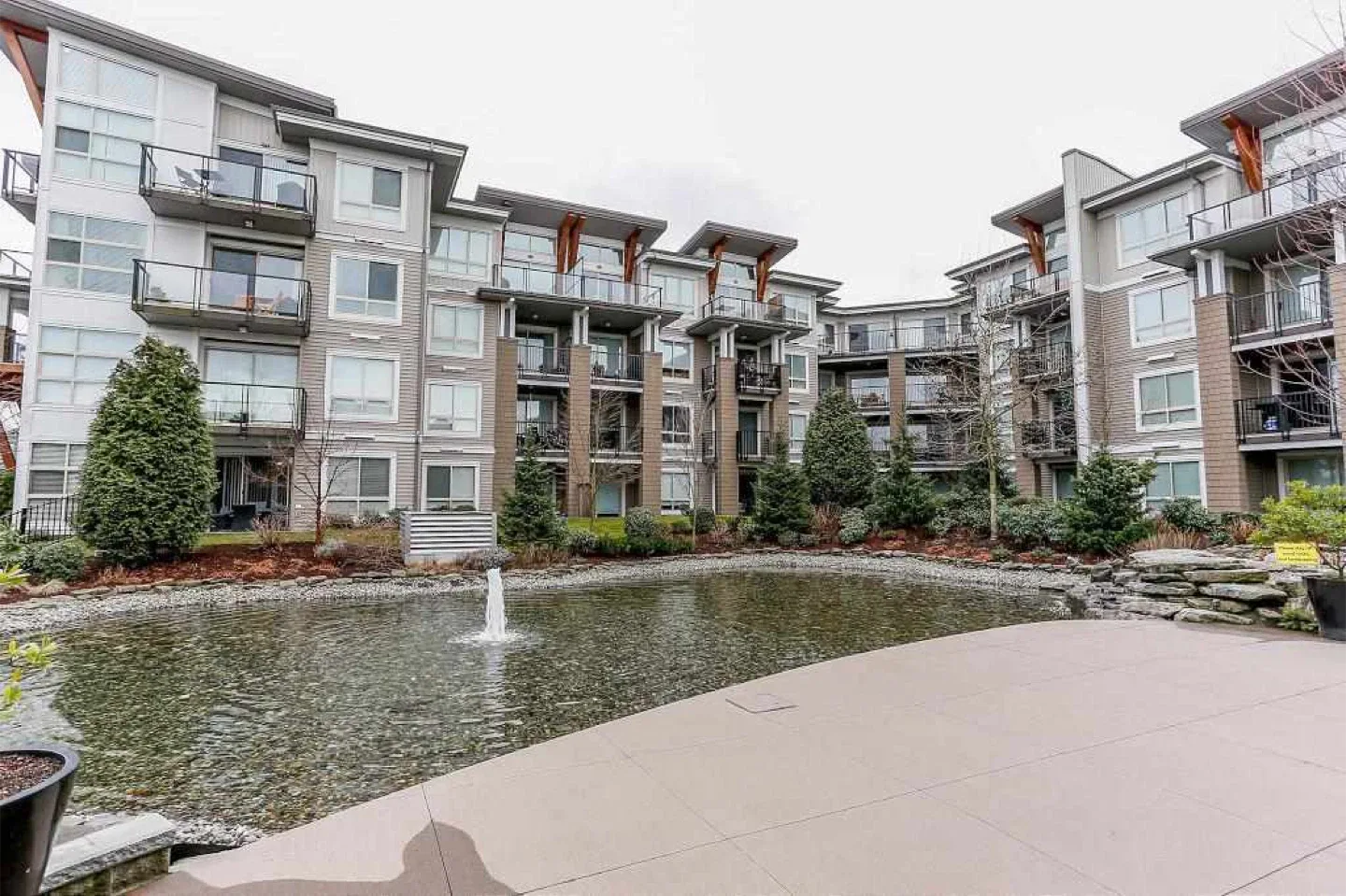 2 beds 2 baths apartment - Dec 1st image indicator(3)