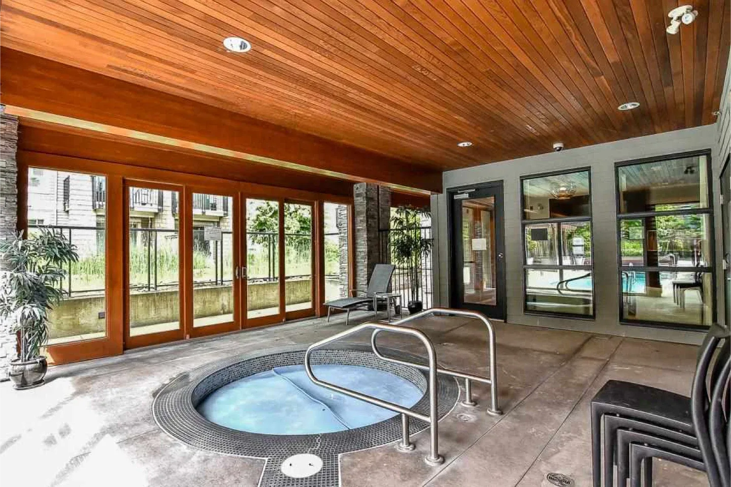 2 beds 2 baths apartment - Dec 1st image indicator(10)