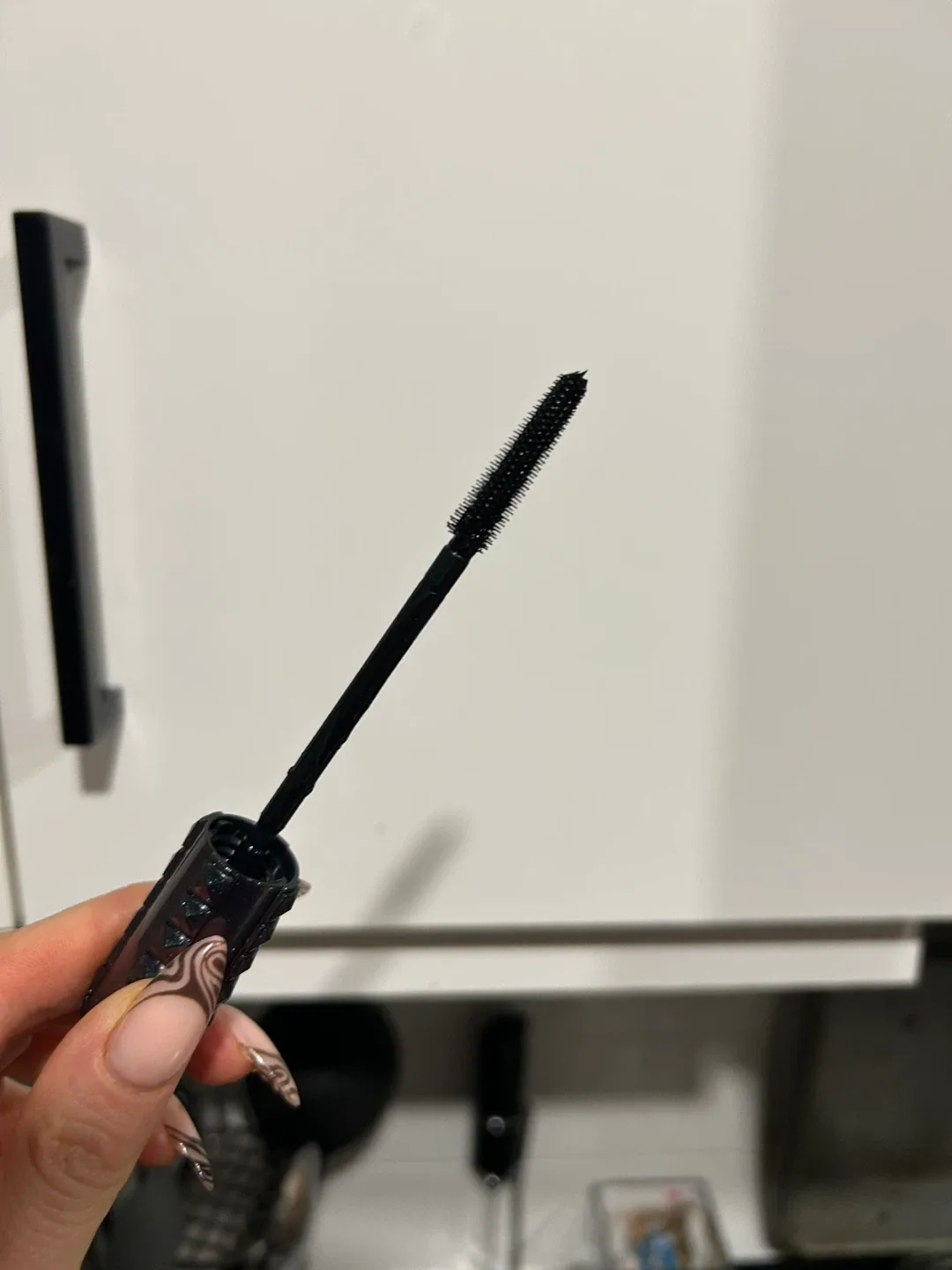 Benefit BADgal BANG! Waterproof Mascara image indicator(4)