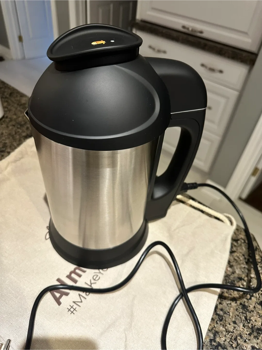 Almond Cow Plant-Based Milk Maker image indicator(2)