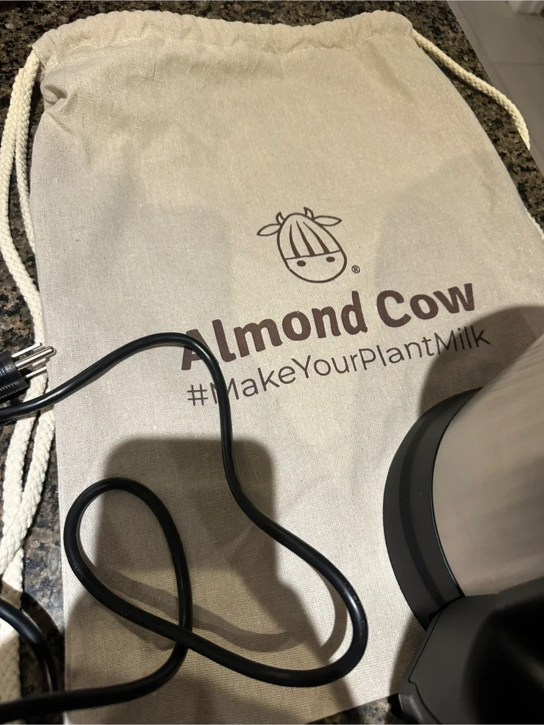 Almond Cow Plant-Based Milk Maker image indicator(3)