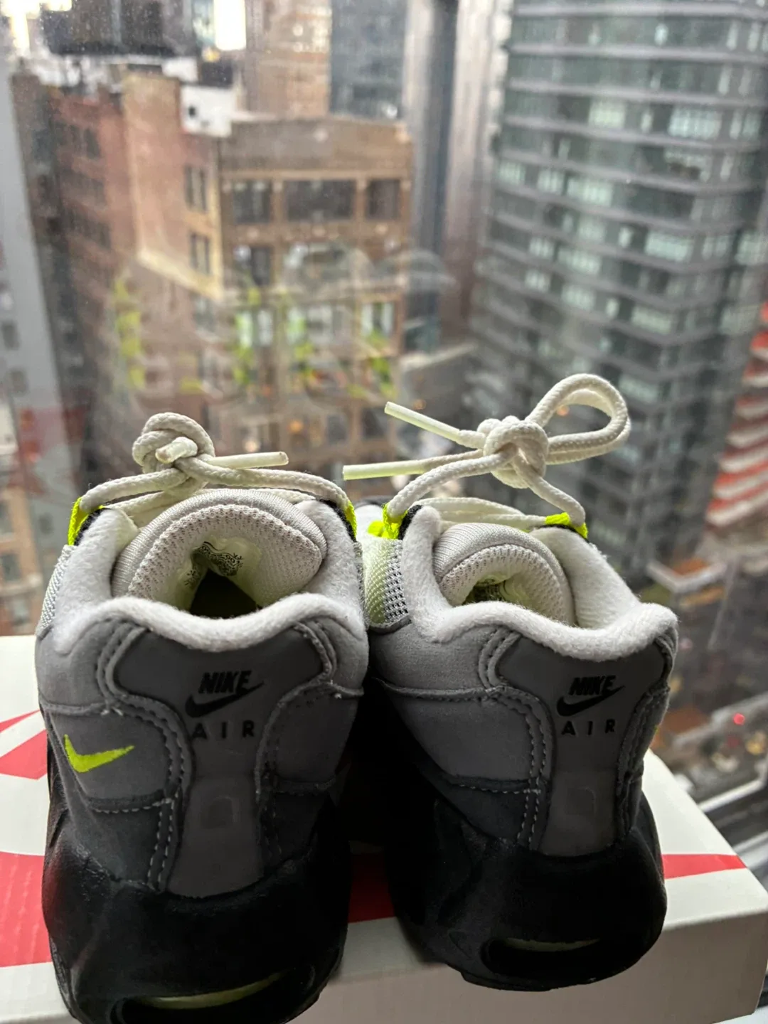 KIDS Nike Air Max 95 Grey/Neon Toddler Size 8C image indicator(4)