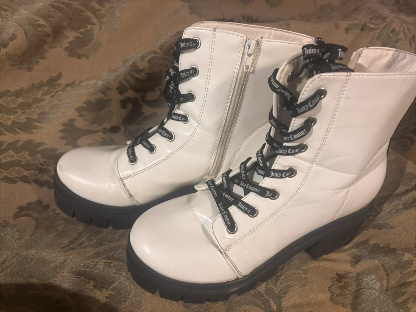 Juicy Couture JC-Carme White Boots - Size 9M - photo 3