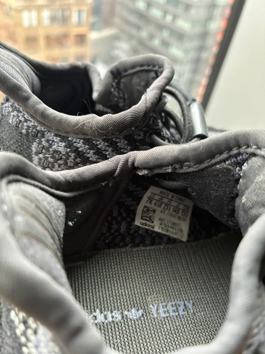 KIDS Adidas Yeezy Boost 350 V2 Carbon Beluga, Size 7K image indicator(5)