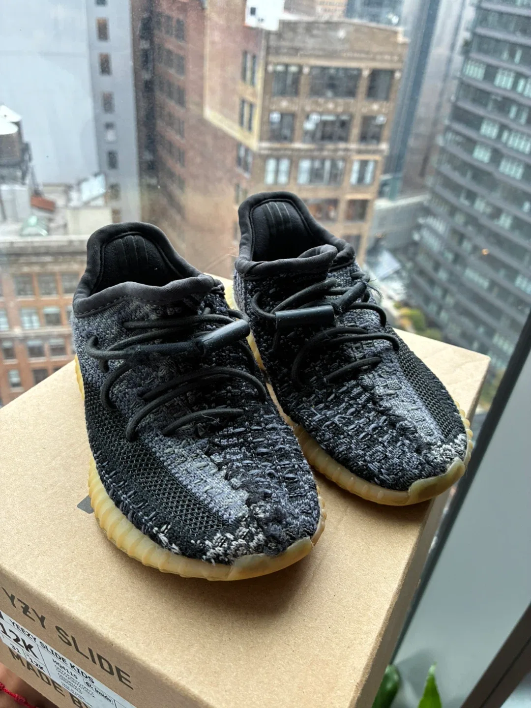 KIDS Adidas Yeezy Boost 350 V2 Carbon Beluga, Size 7K image indicator(4)