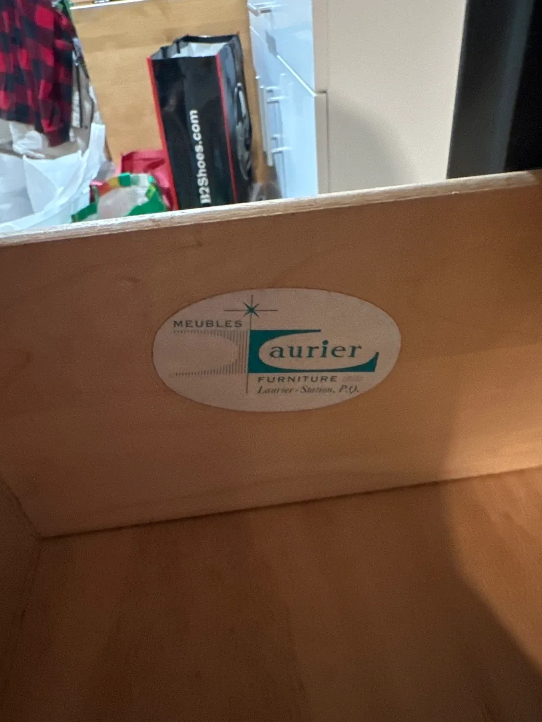 4-Drawer Dresser image indicator(3)