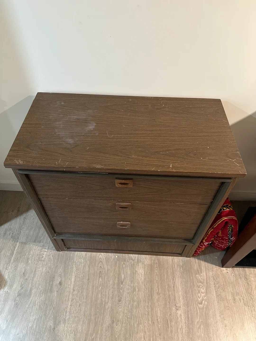 4-Drawer Dresser image indicator(2)