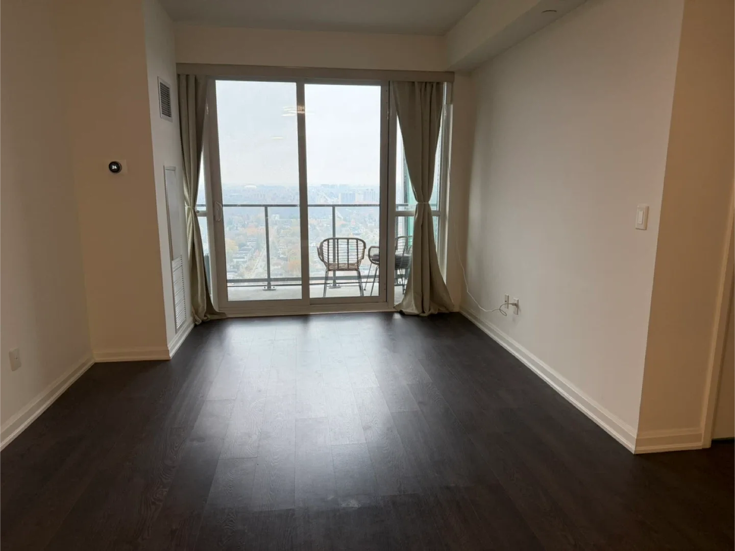 Emalad park rent 3050 32floor 2bad 2bath image indicator(2)