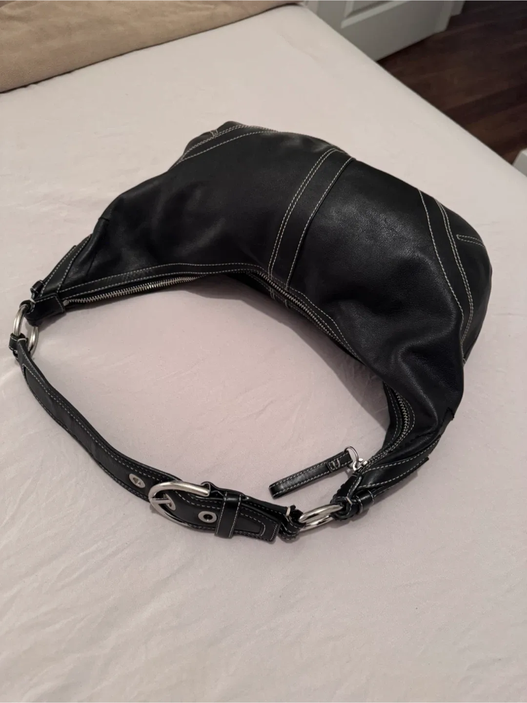 Coach Black Leather Hobo Bag image indicator(4)