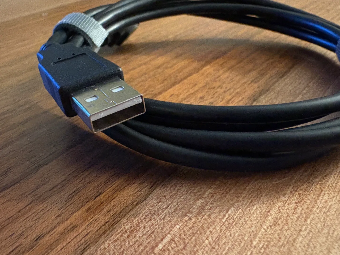 Black USB A to A Cable extension image indicator(2)