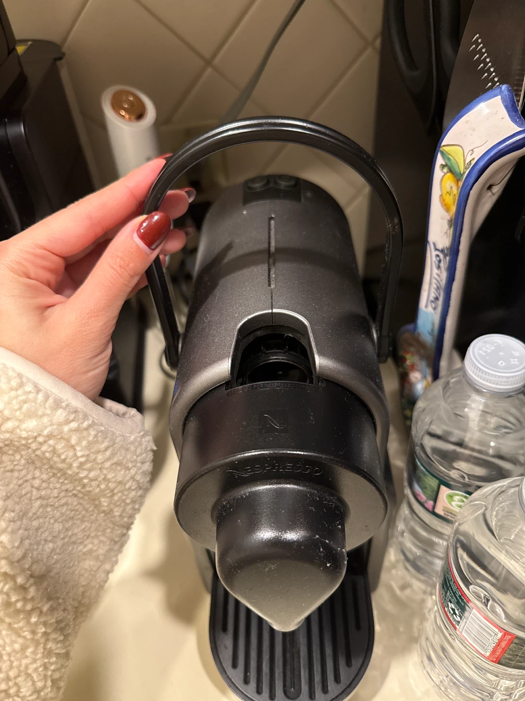 Nespresso Inissia Espresso Machine - photo 2