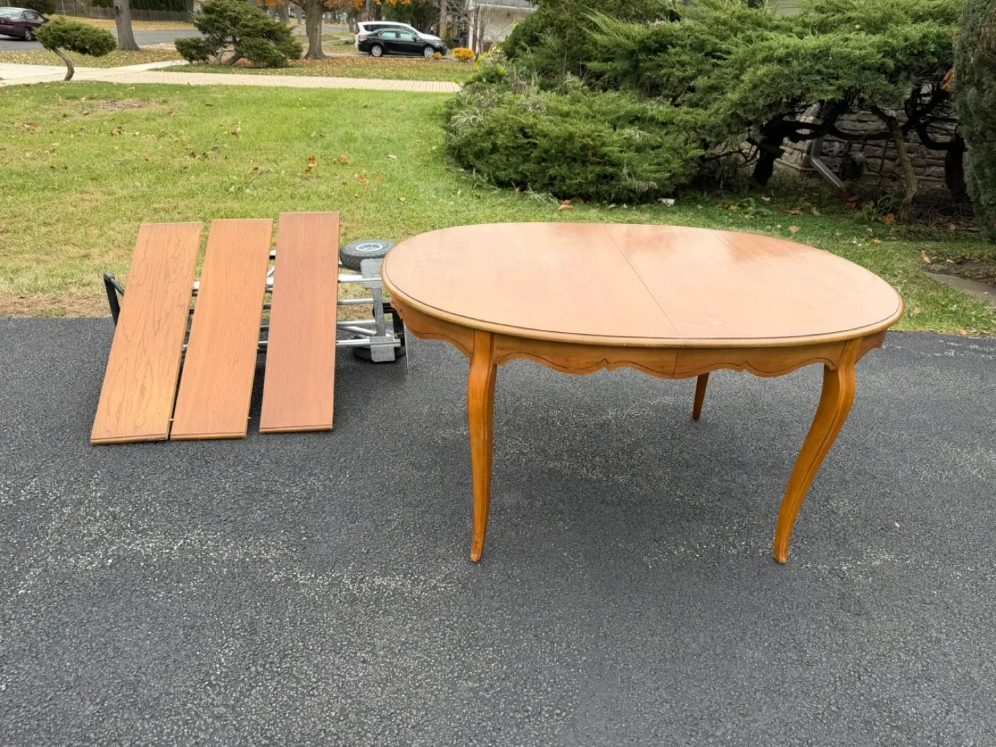 Oval Wooden Dining Table with 3 Leaves