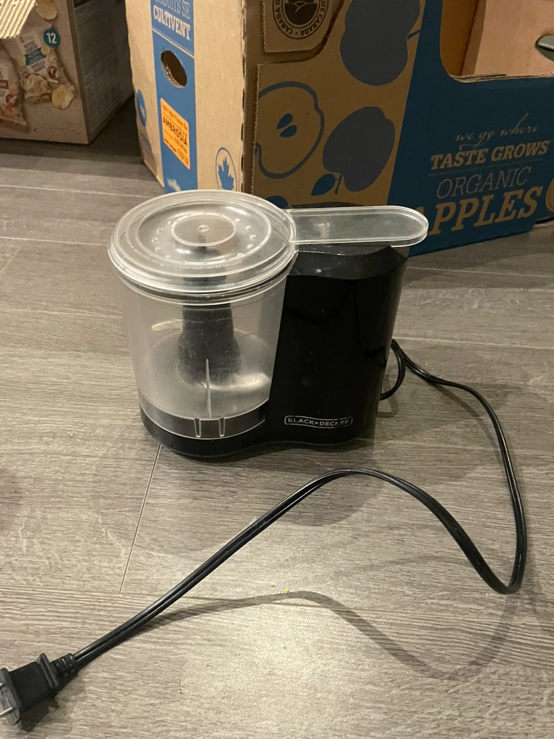 Assorted Small Kitchen Appliances image indicator(3)