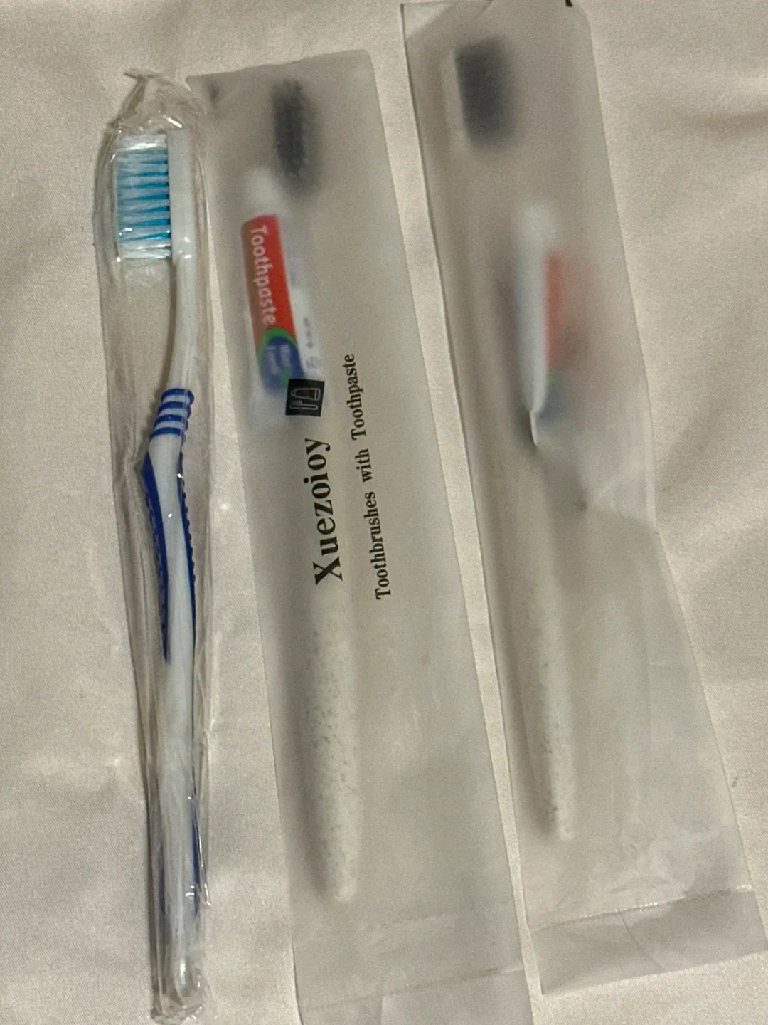 Xuezoioy Toothbrushes with Toothpaste