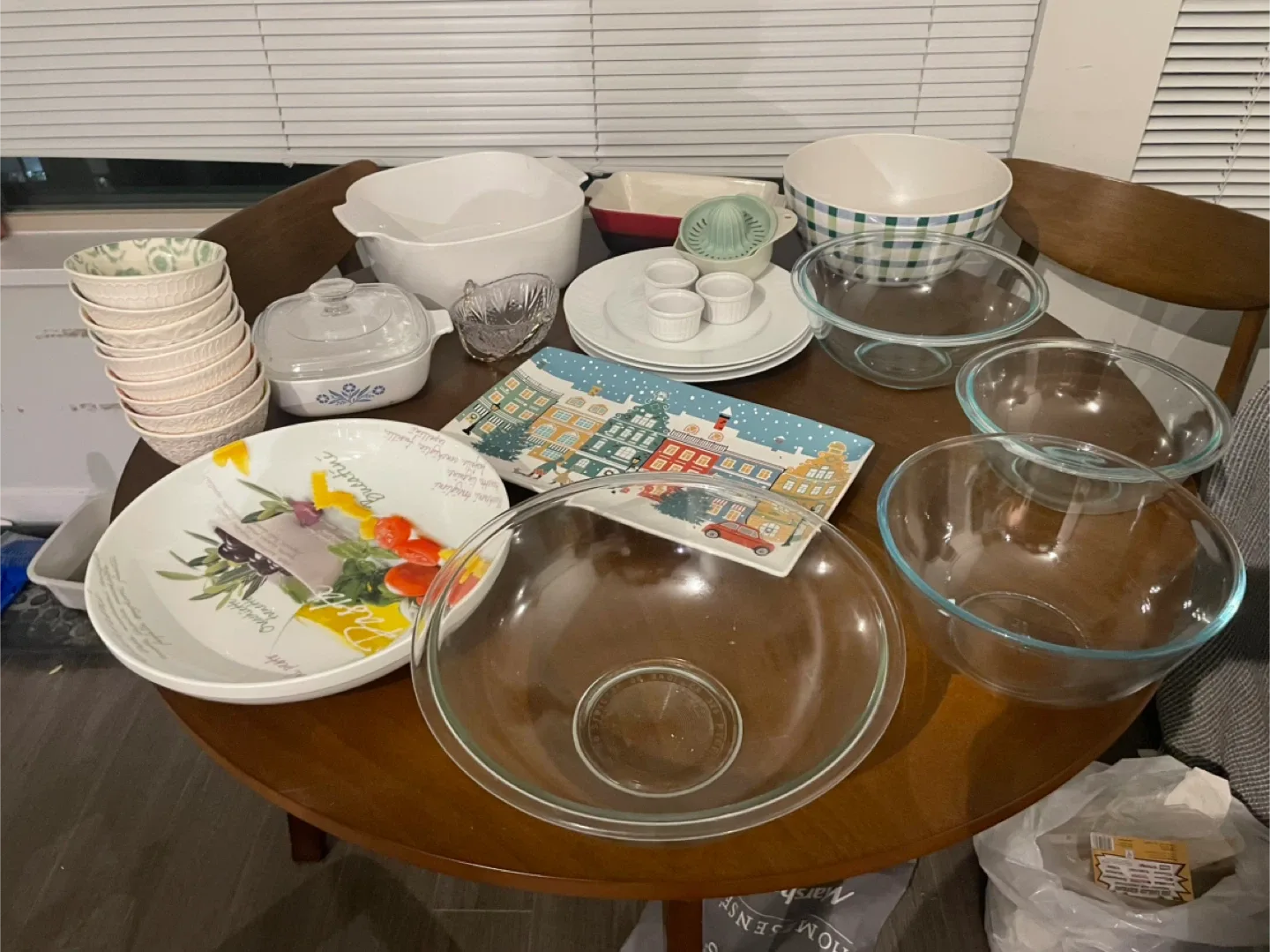 Mixed Kitchen Bowls & Dishes