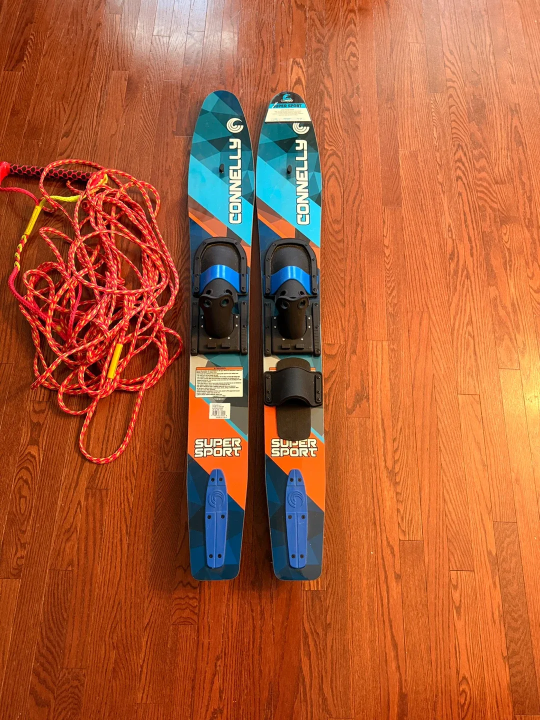 Connelly Super Sport Water Skis & Rope