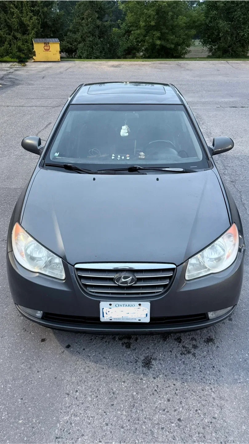 Hyundai Elantra - Gray Sedan