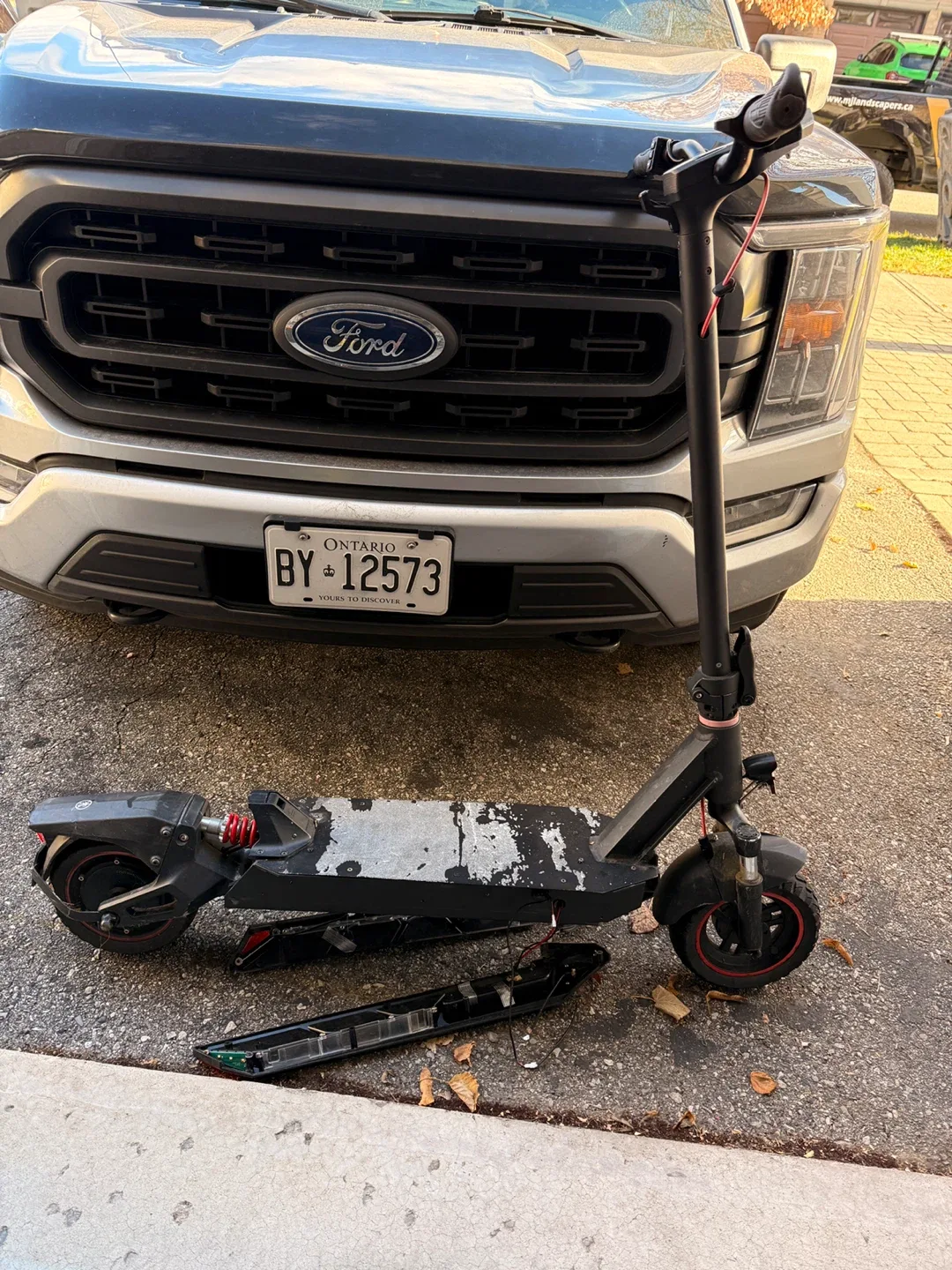 Electric Scooter - Damaged image indicator(3)