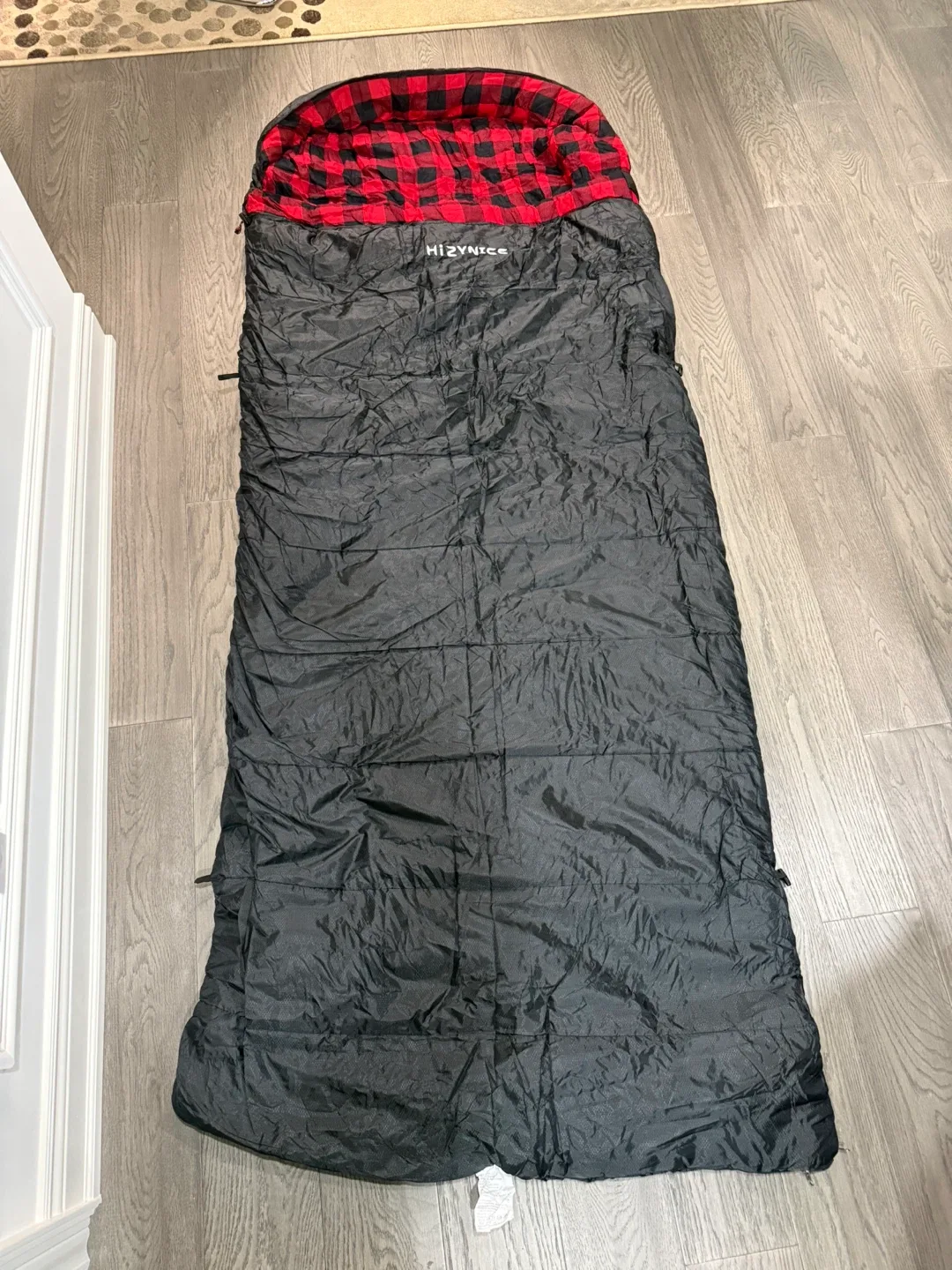 Hizynice Sleeping Bag - 90" x 39" Black image indicator(2)