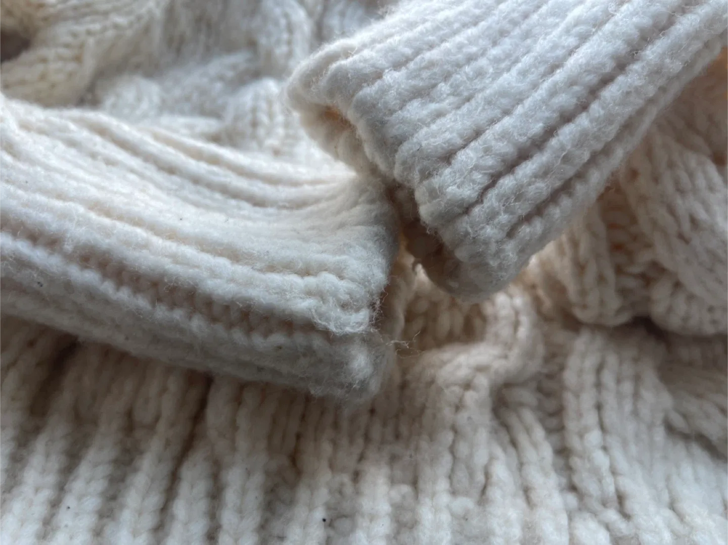 Zara Cropped Wool Pullover Hand knitted sweater image indicator(5)