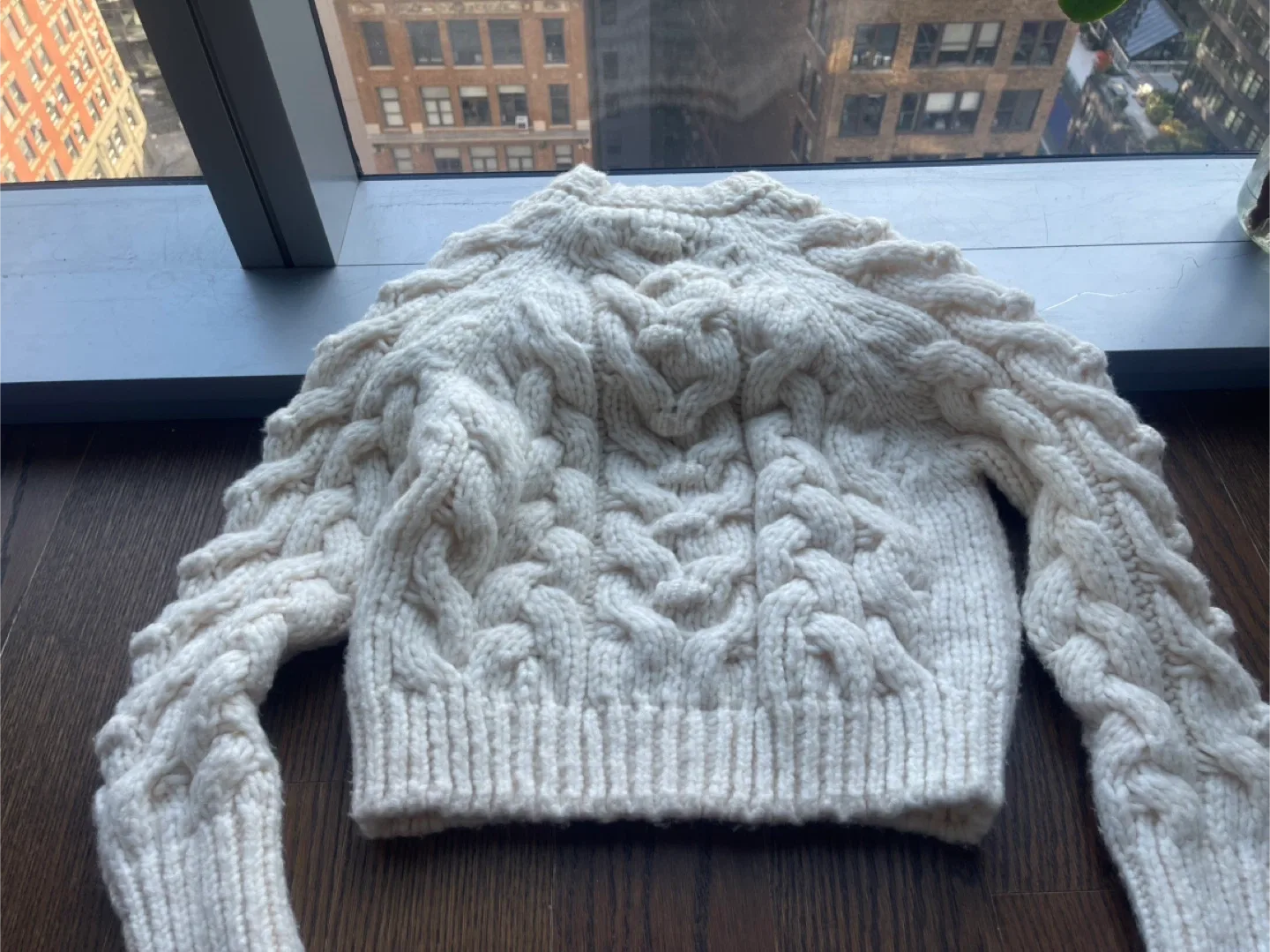 Zara Cropped Wool Pullover Hand knitted sweater image indicator(2)