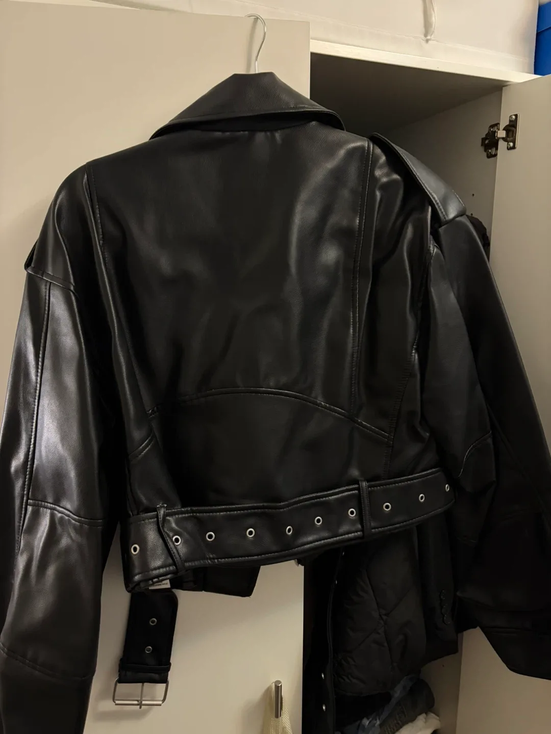 Zara Black Faux Leather Cropped Biker Jacket image indicator(2)