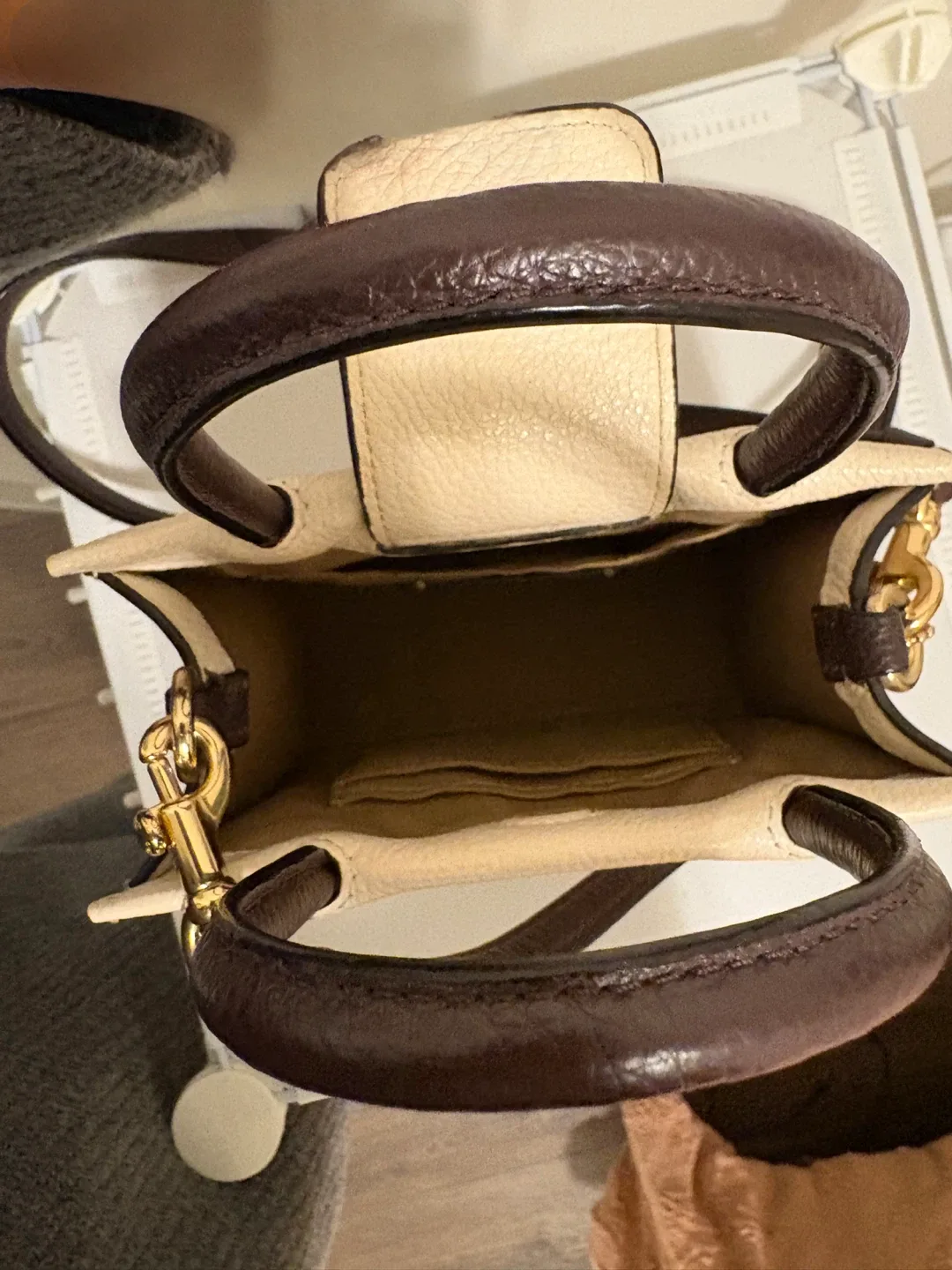 COACH Mini Tote – Cream & Brown image indicator(6)