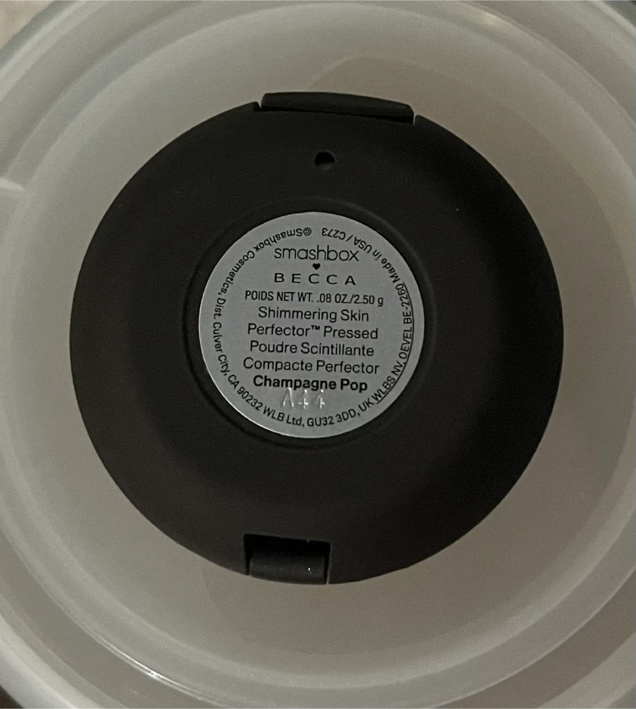 Becca x Smashbox Champagne Pop Highlighter image indicator(2)