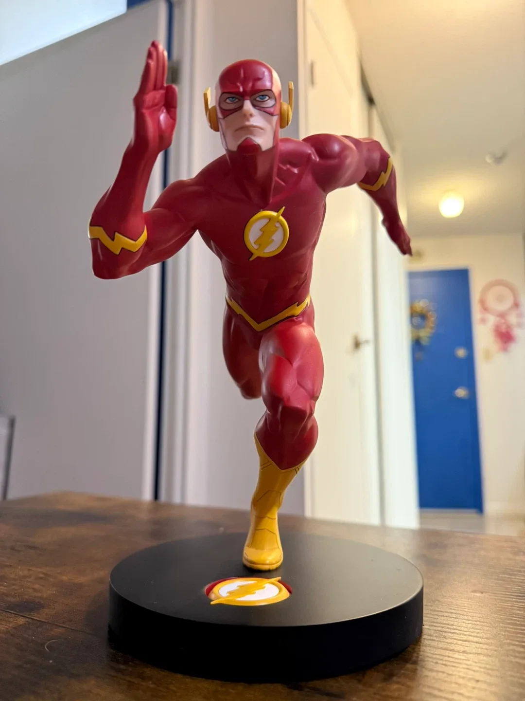The Flash Running Statue image indicator(2)