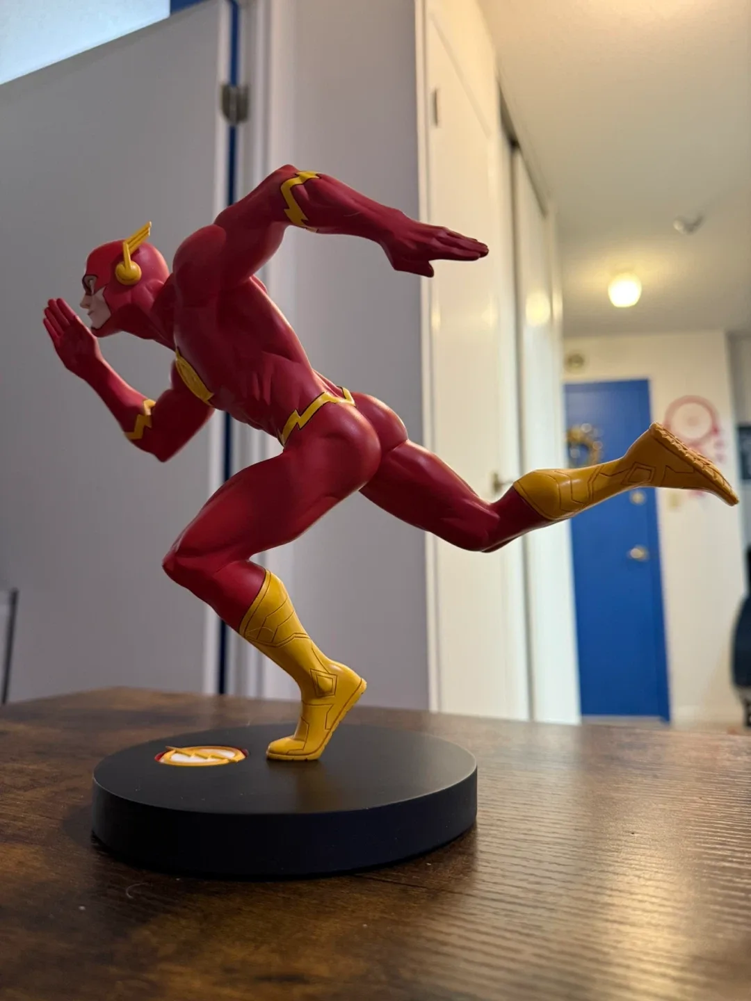 The Flash Running Statue image indicator(5)