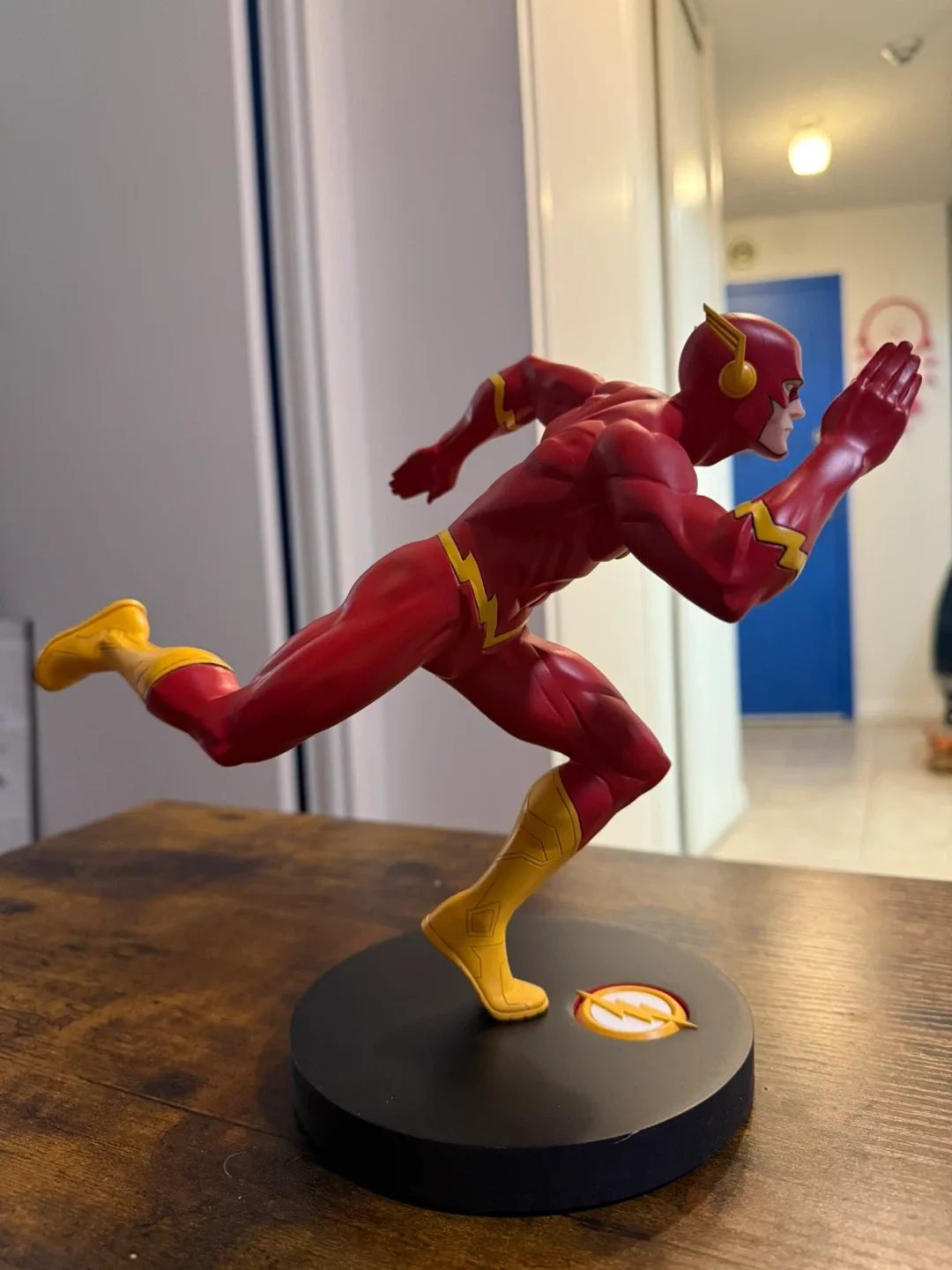 The Flash Running Statue image indicator(3)
