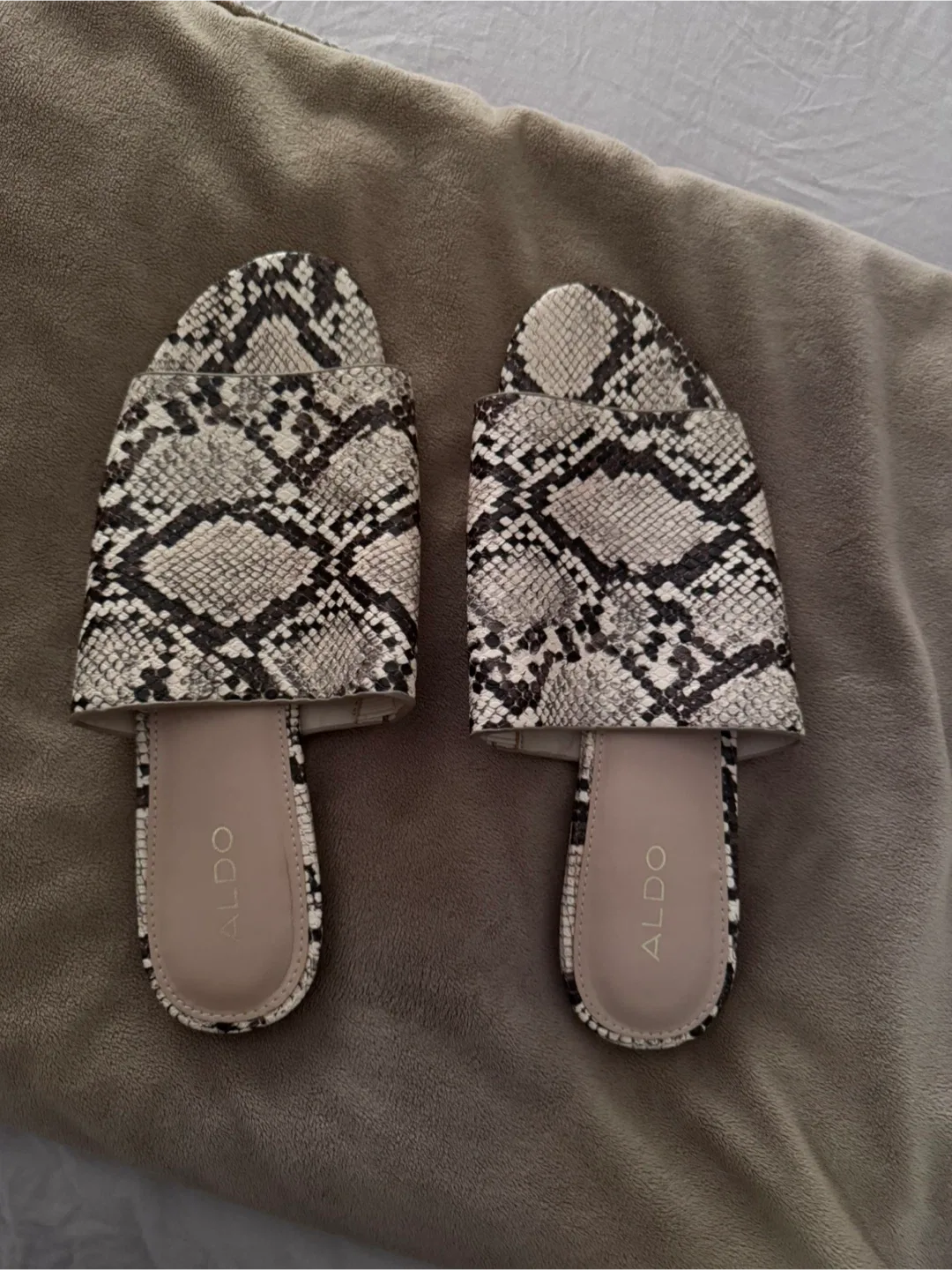 ALDO Snakeskin Print Slides - Size 8 image indicator(2)