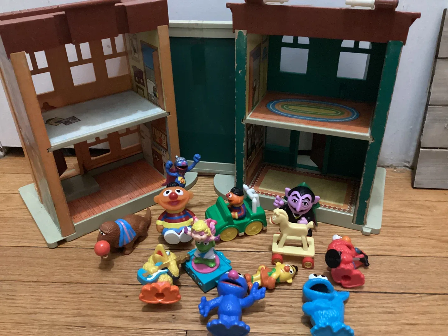 Fisher-Price Sesame Street Play Family House