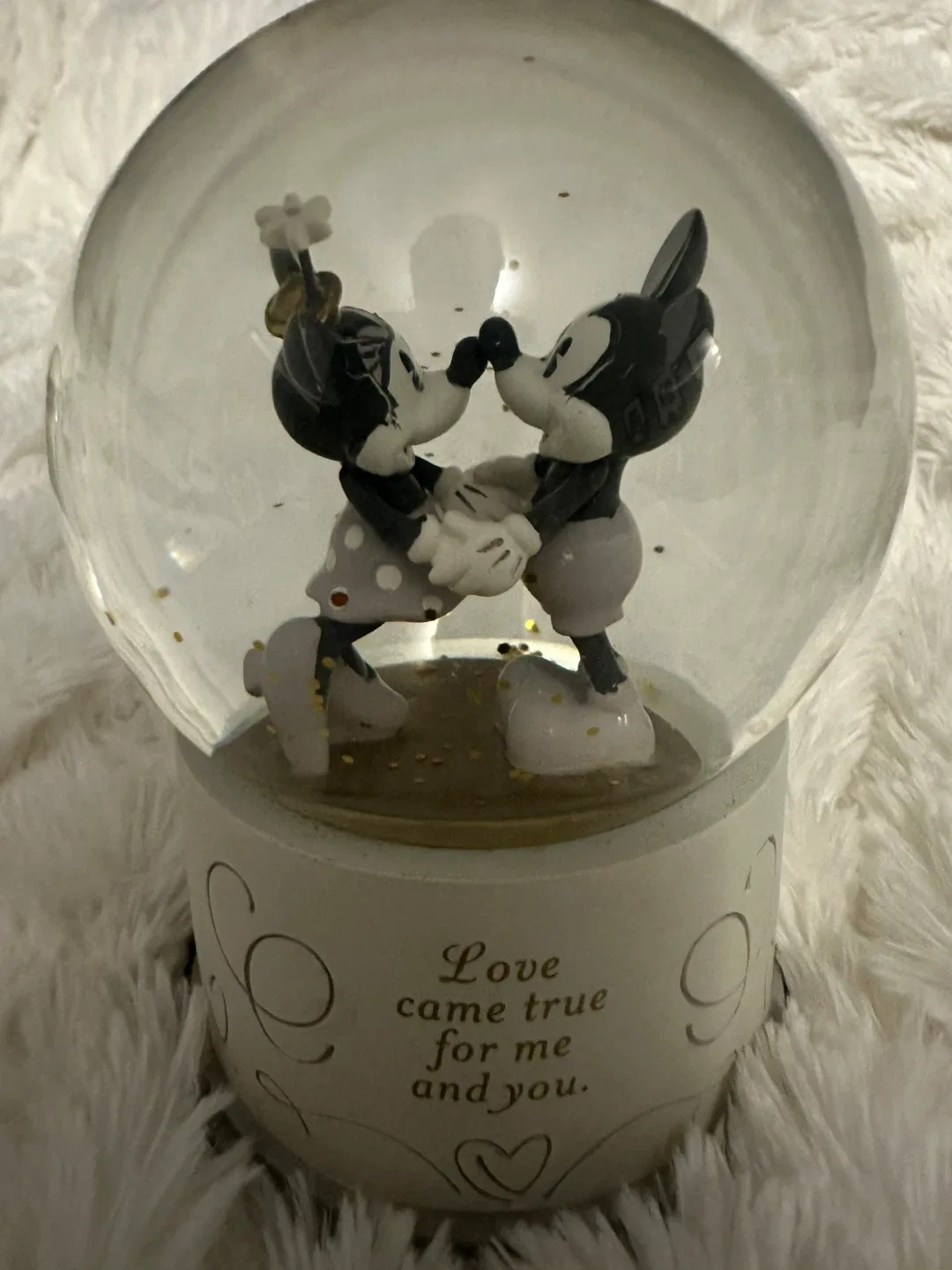 Mickey & Minnie Mouse Snow Globe image indicator(3)