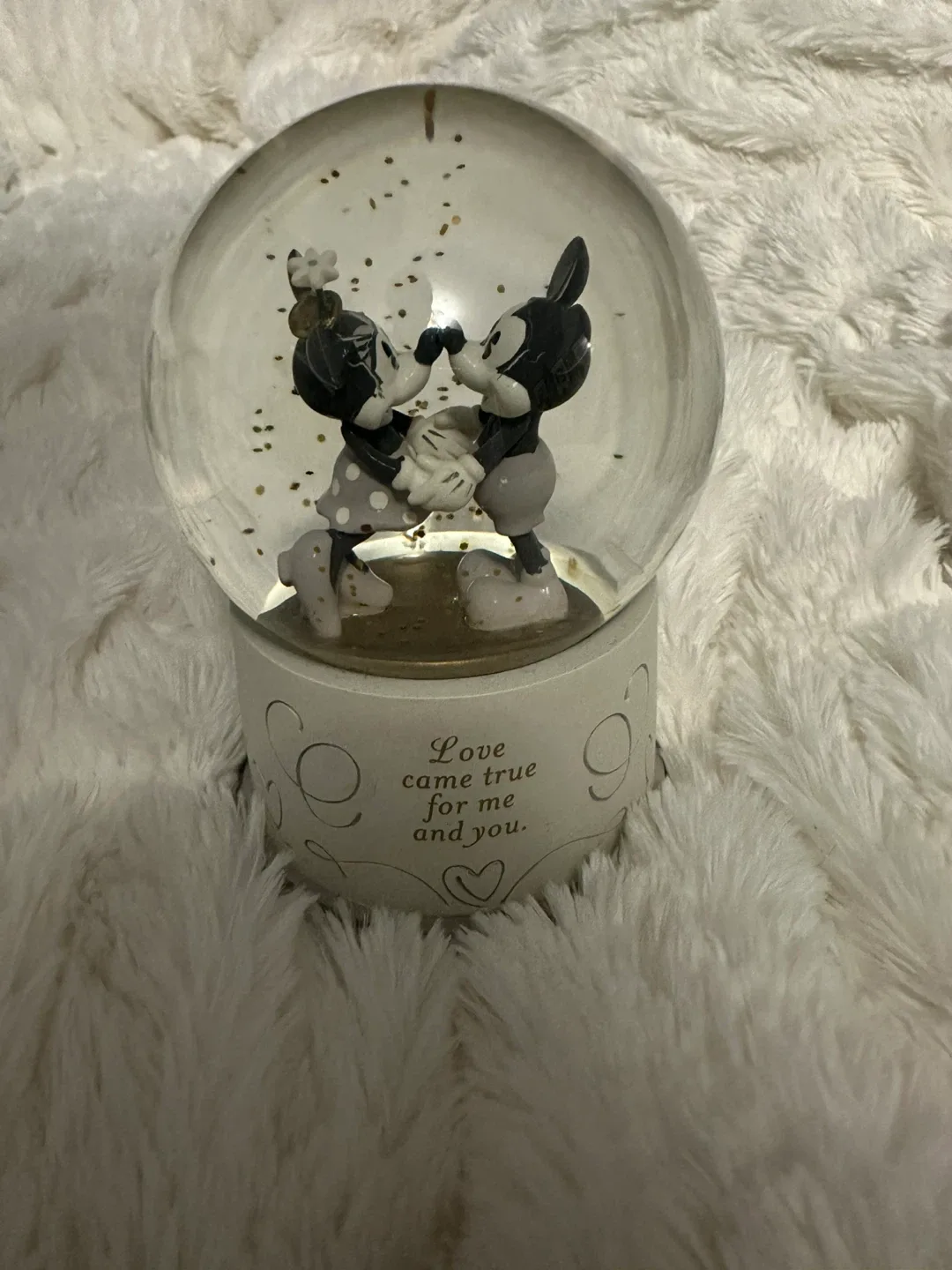 Mickey & Minnie Mouse Snow Globe image indicator(2)