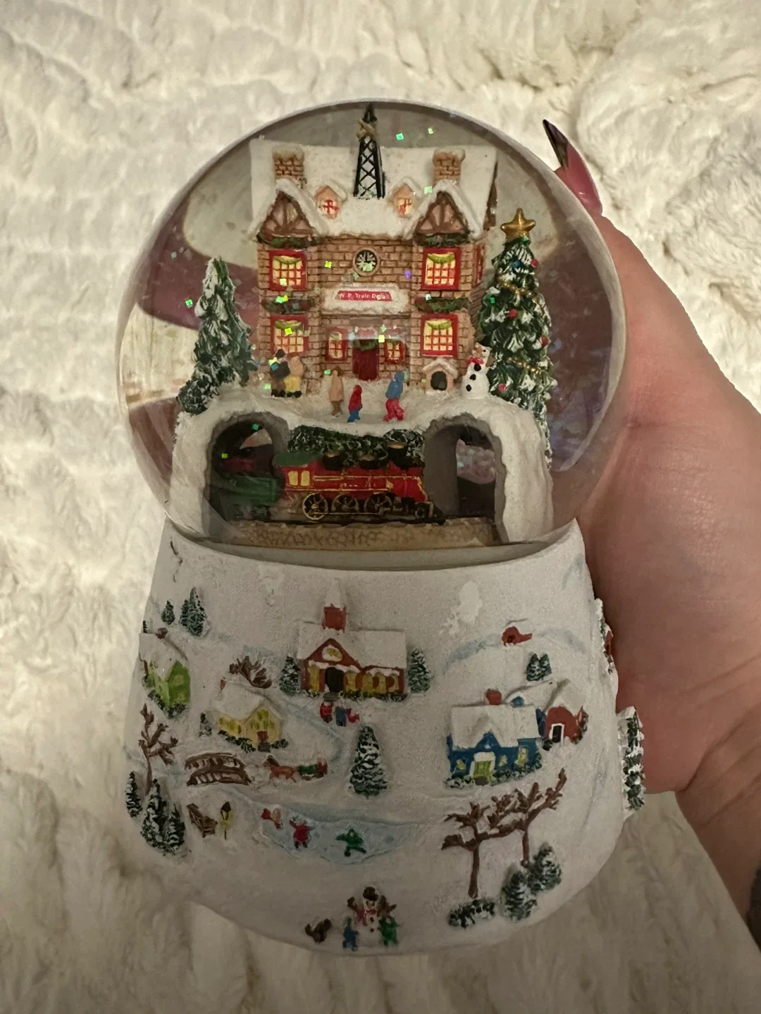 Christmas Snow Globe with Train image indicator(3)