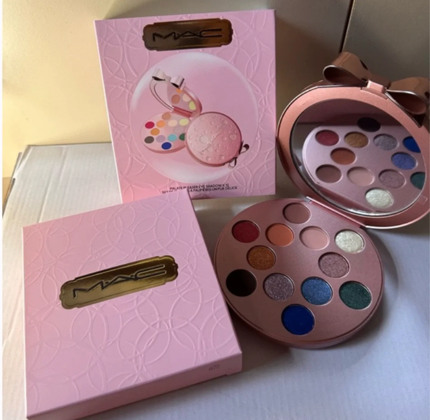 MAC Palate Pleaser Eye Shadow X 12 image indicator(2)