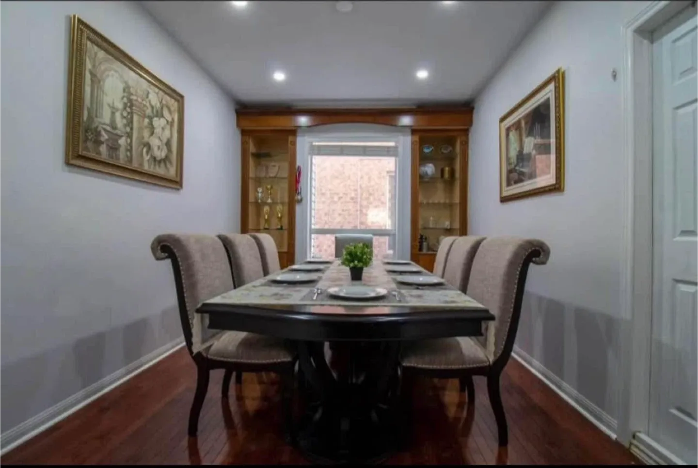 Dining Table with 6 Chairs image indicator(2)