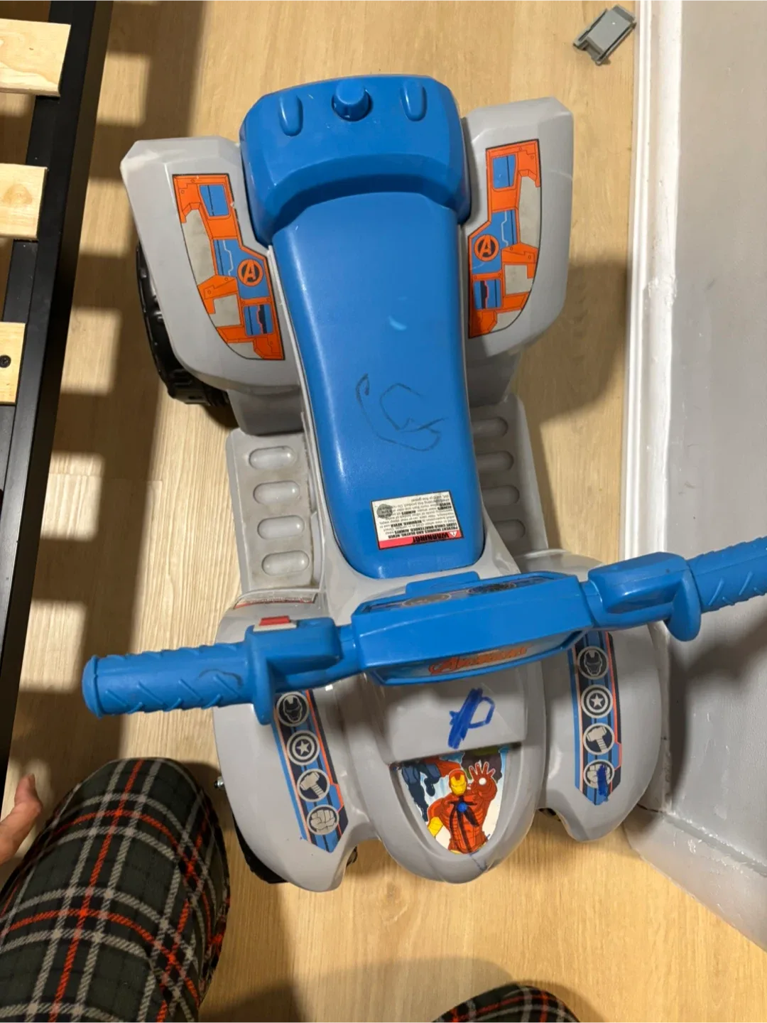 Marvel Avengers Kids Ride-on ATV image indicator(2)